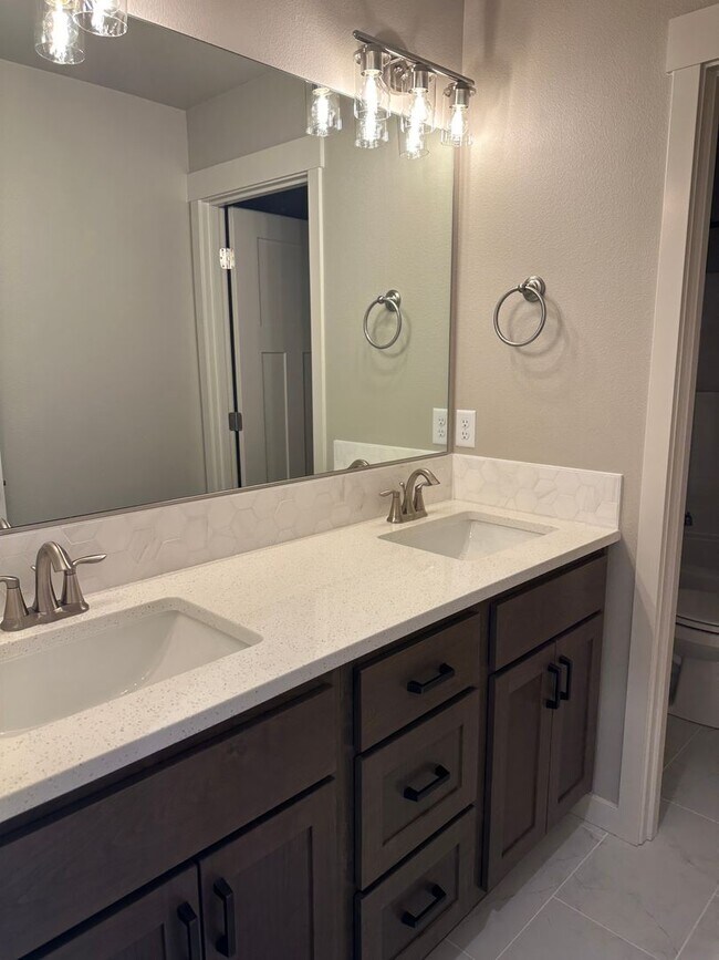 Building Photo - Alderbrook Homes, New Construction, XL Home for Rent!