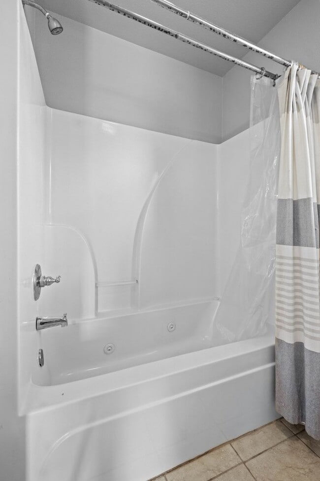 Building Photo - Charming 3-Bedroom Home in Prime Bentonville Location!