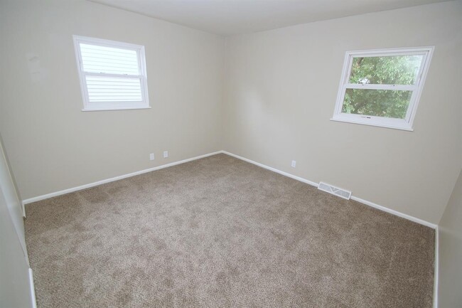 Building Photo - 3516 Central Ave