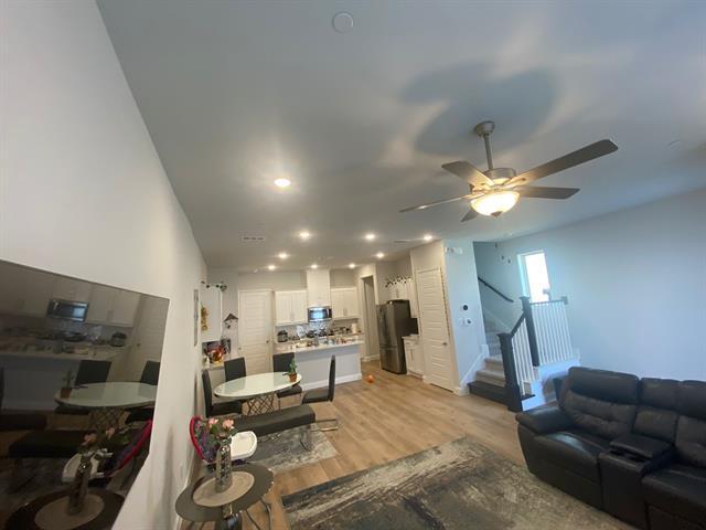 Building Photo - 4716 Corriente Vista Ln