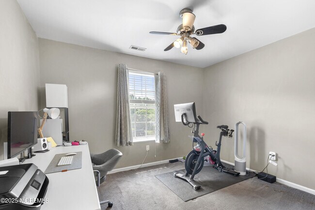 Building Photo - 6 Kindling Way