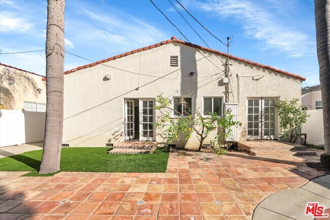 Building Photo - 205 Canon Dr