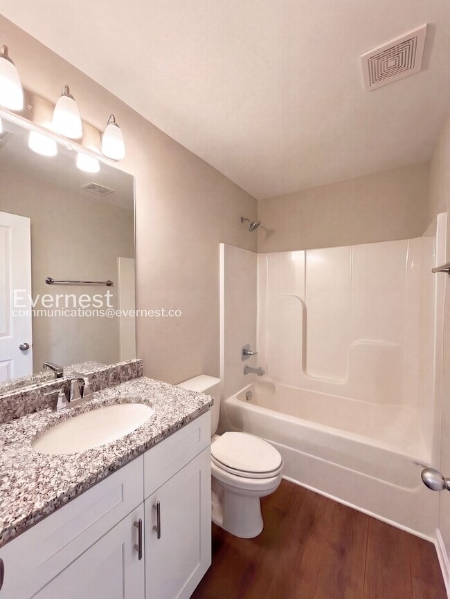 Building Photo - 215 Tara Ct