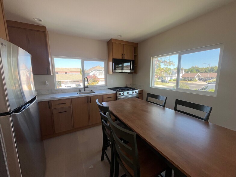 Building Photo - 23073 Enadia Way