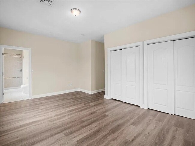 Building Photo - 63 Varnum St