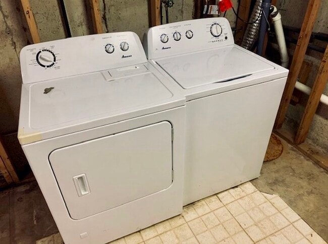 Building Photo - 9S174 Nantucket Dr