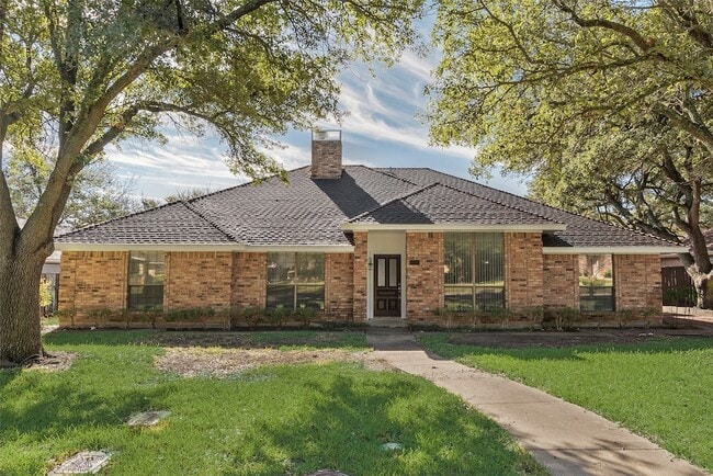 Building Photo - 1318 Deer Ridge Dr