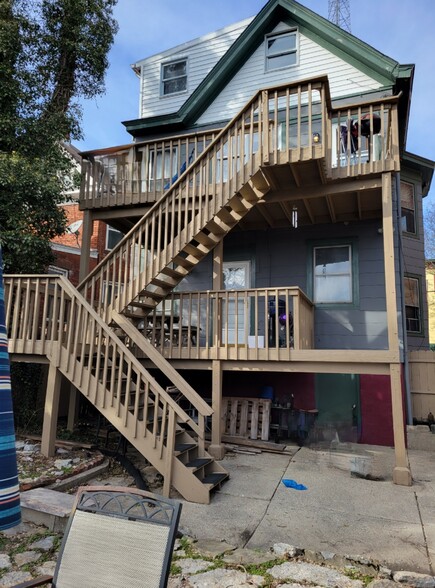 Back of House - 231 Emming St