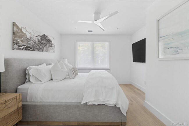 Building Photo - 13 Sherwood Rd