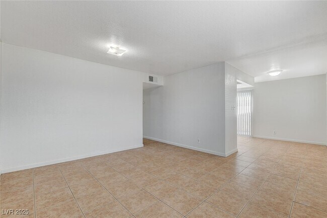 Building Photo - 5813 W Balzar Ave