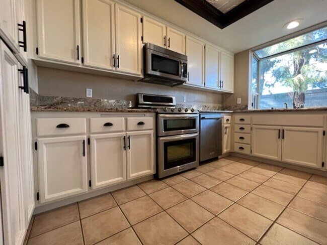 Building Photo - Charming 3 Bedroom 2 Bath with Large Backyard on Corner lot