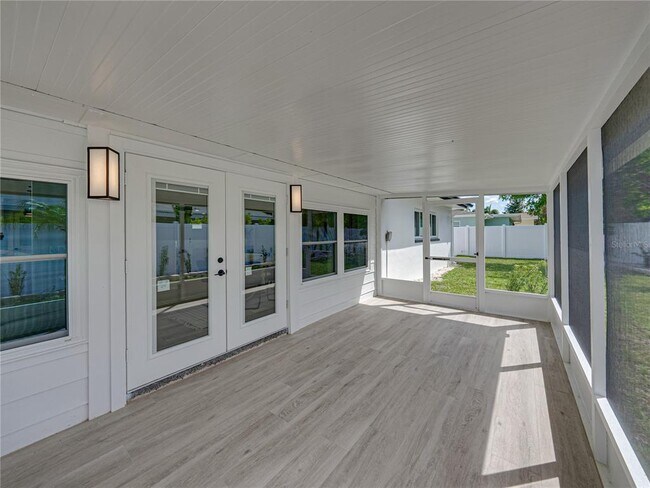 Building Photo - 6709 Cardinal Dr S