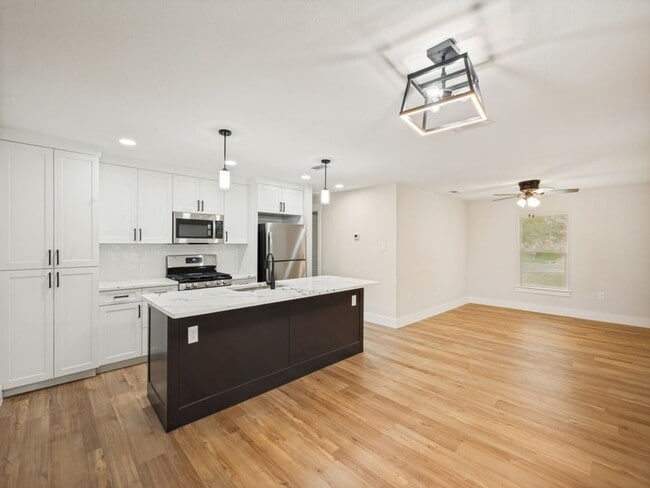 Building Photo - Welcome to Your Ideal Home: 3-Bedroom, 2-Bath Gem Near UNT and Downtown!