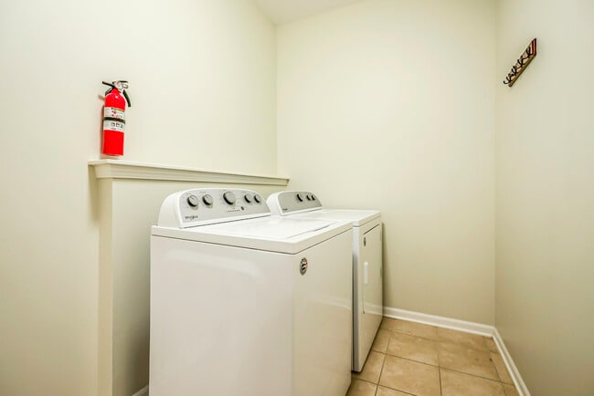 Building Photo - 2962 Hunley Dr