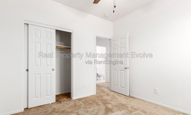 Building Photo - 10441 W Cordes Rd