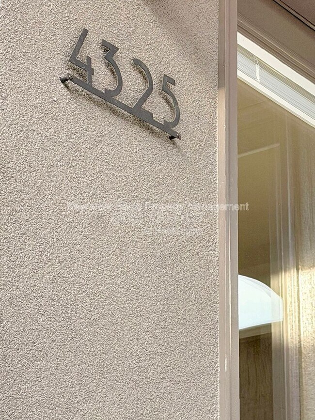 Building Photo - 4325 Greentrail