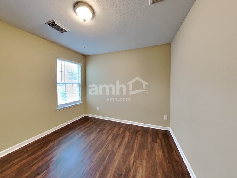 Building Photo - 6907 Oleander Grove Way