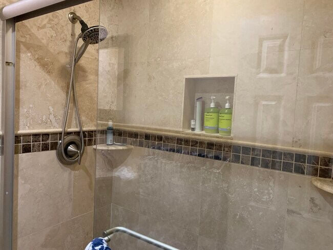 Building Photo - 3208 SE 11th St