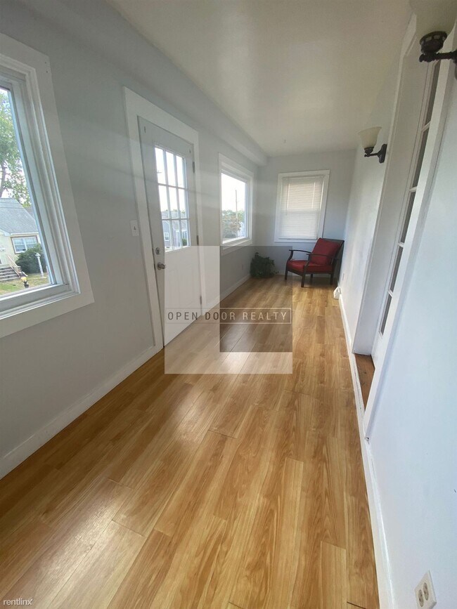 Building Photo - 3 br, 2.5 bath House - 46 Morris Ave