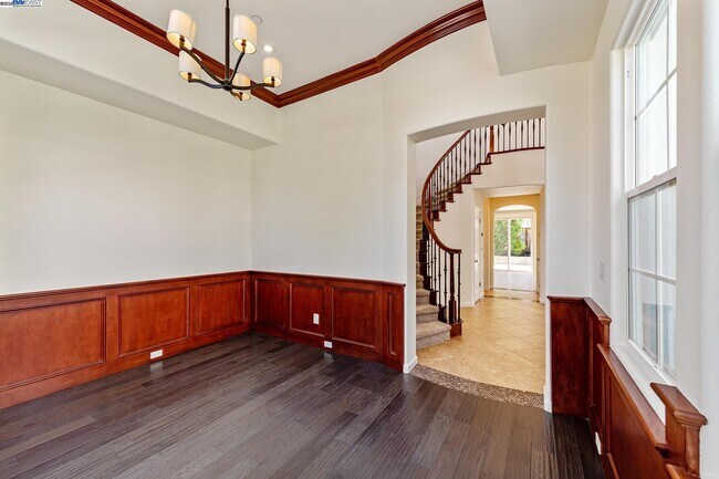 Building Photo - 2131 Chamomile Ct