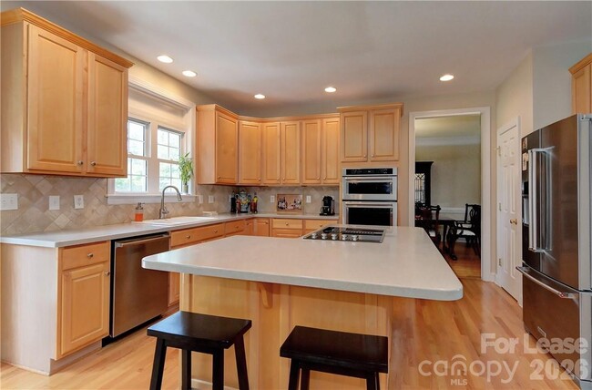 Building Photo - 10306 Gunnison Ln
