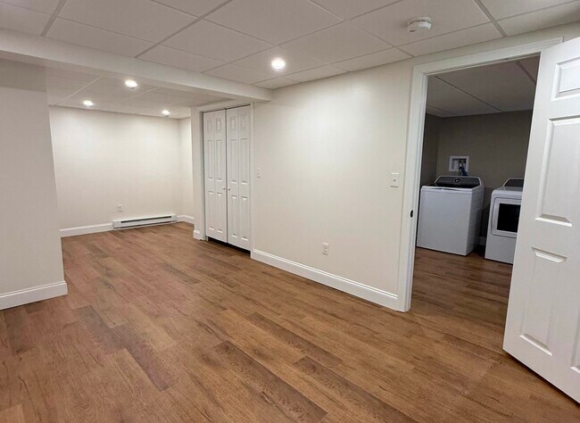 Building Photo - 16 Boulder Dr