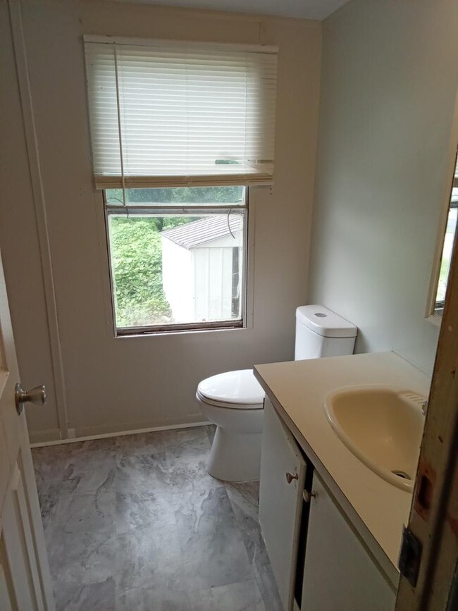 Building Photo - 2504 Winston Churchill Dr