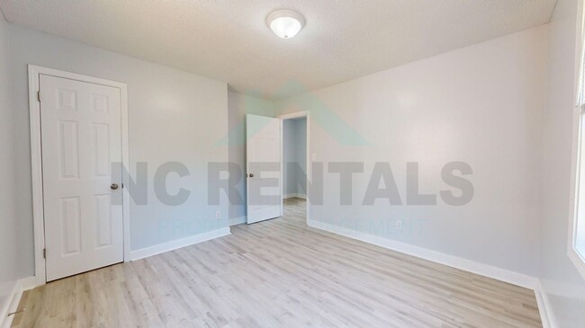 Building Photo - Newly Renovated Gem 2-Bedroom, 1-Bathroom ...