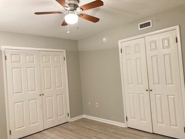 Building Photo - 141 Lamotte Dr