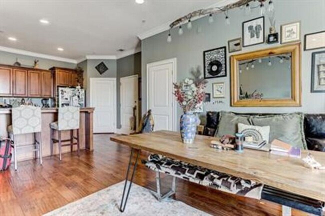 Building Photo - 425 East McDonough Street, Unit 310