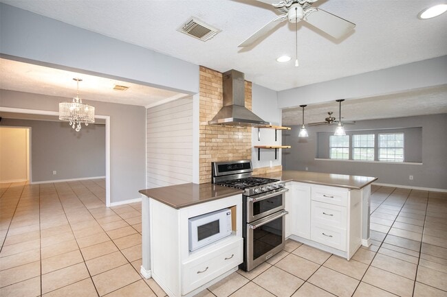 Building Photo - 10514 Sagemeadow Ct