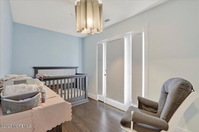 Building Photo - 475 Monmouth Pl