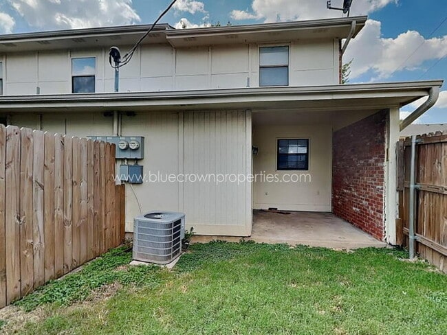 Building Photo - 648 S Rogers Rd