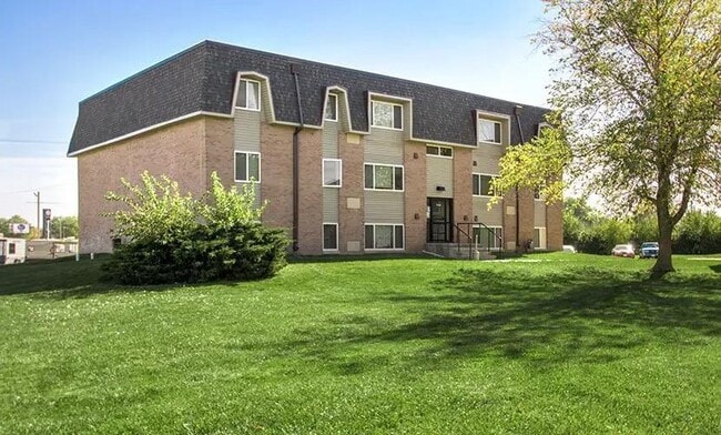 Primary Photo - 2600 Laverna St