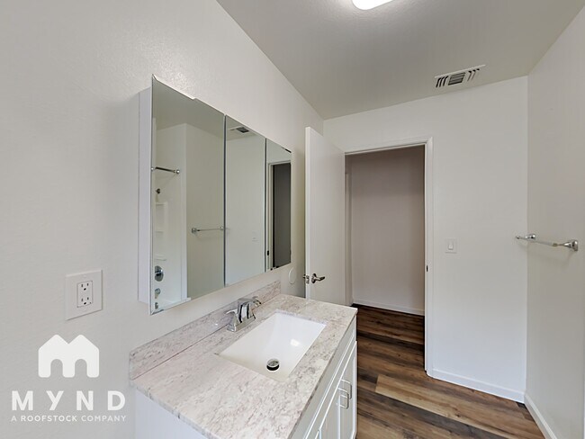 Building Photo - 2740 42nd St