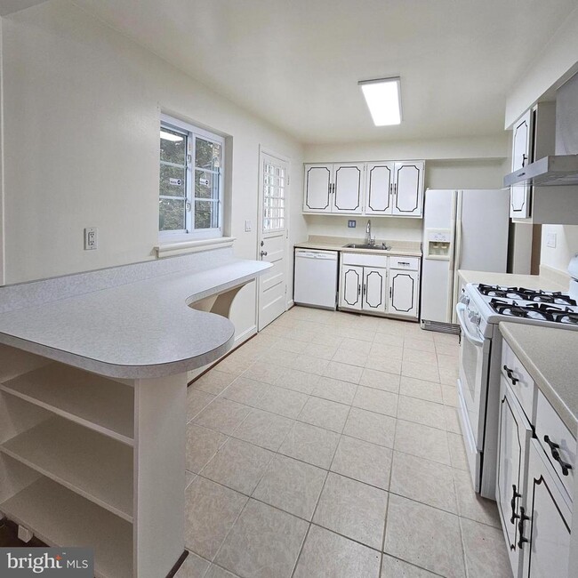 Building Photo - 7304 Camp Alger Ave