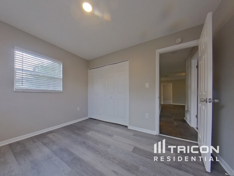 Building Photo - 405 Citadel Dr