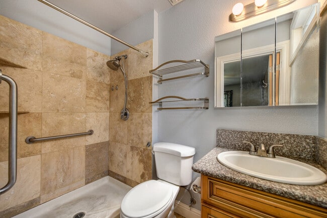 Building Photo - 8216 Baymore Way