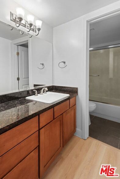 Building Photo - 10982 Roebling Ave