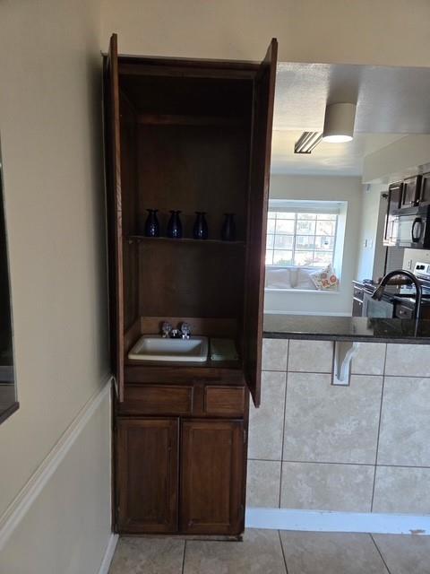 Building Photo - 6701 Dickens Ferry Rd