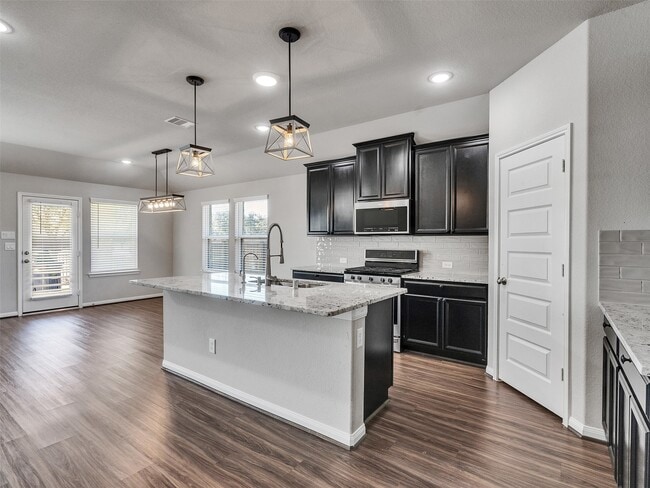 Building Photo - 6096 Pearland Pl