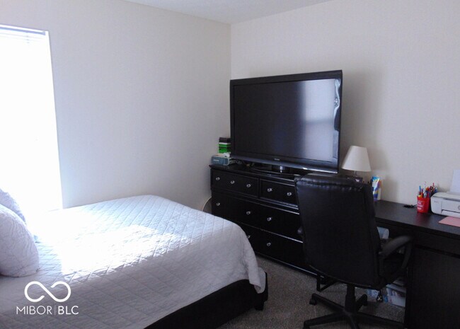 Building Photo - 10034 James Run Dr