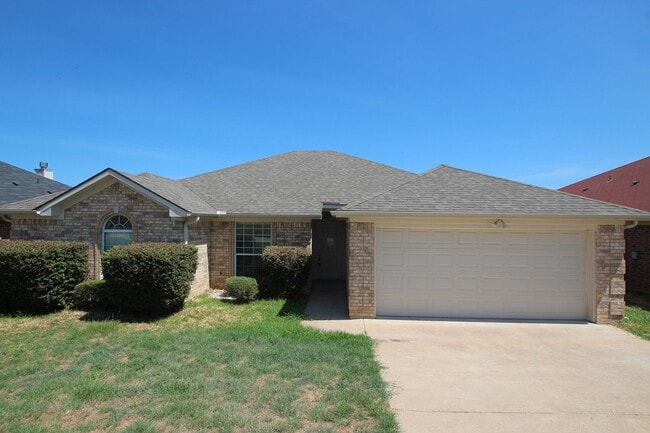 Primary Photo - Beautifully updated 3 bedroom 2 bath home ...