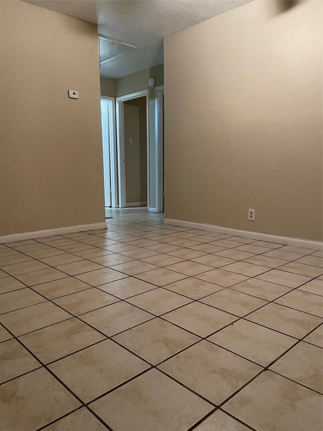 Building Photo - 419 Fisher St