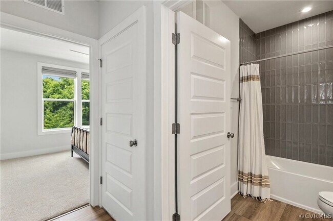 Building Photo - 5326 Old Main St