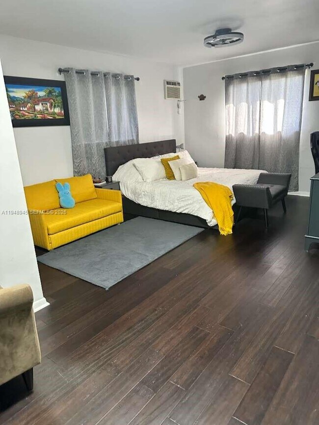 Building Photo - 2827 McKinley St