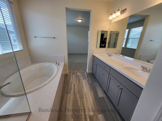 Building Photo - 7610 Wildrose Way