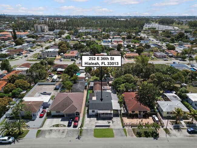 Building Photo - 252 E 36th St