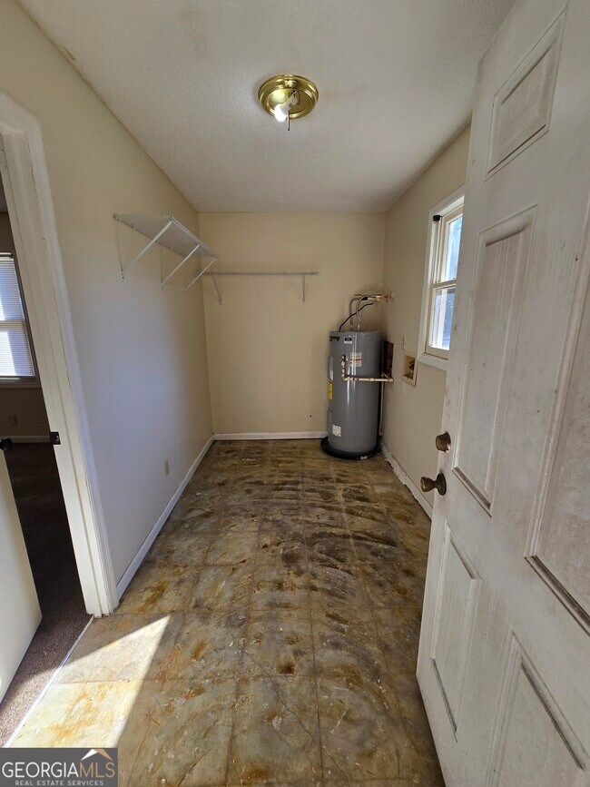 Building Photo - 416 S Ashley St