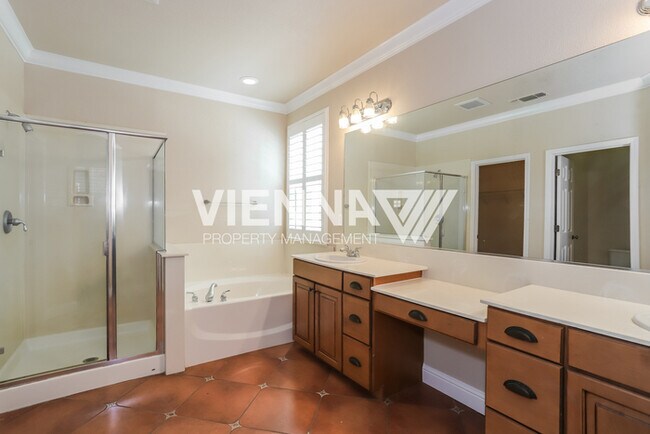 Building Photo - 1311 Green Ravine Dr